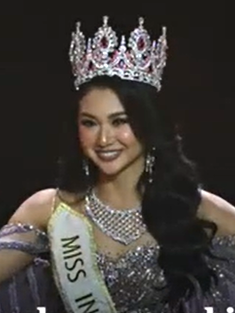 Audrey Vanessa tampil di acara penobatan Miss Indonesia