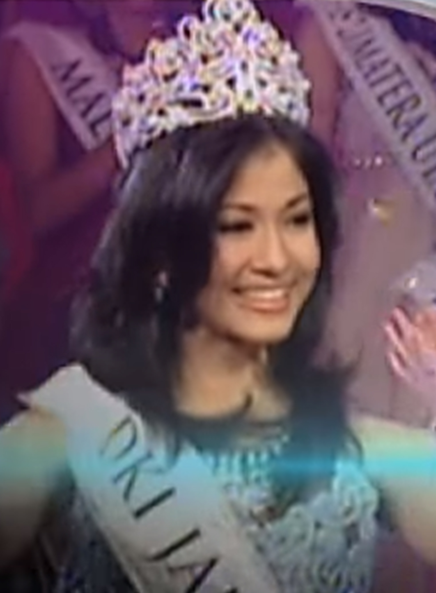 Potret Karenina Sunny Halim — Miss Indonesia 2009