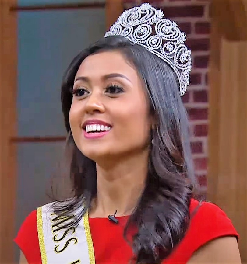 Maria Harfanti tampil di acara Ini Talkshow setelah meraih BWP di Miss World 2015