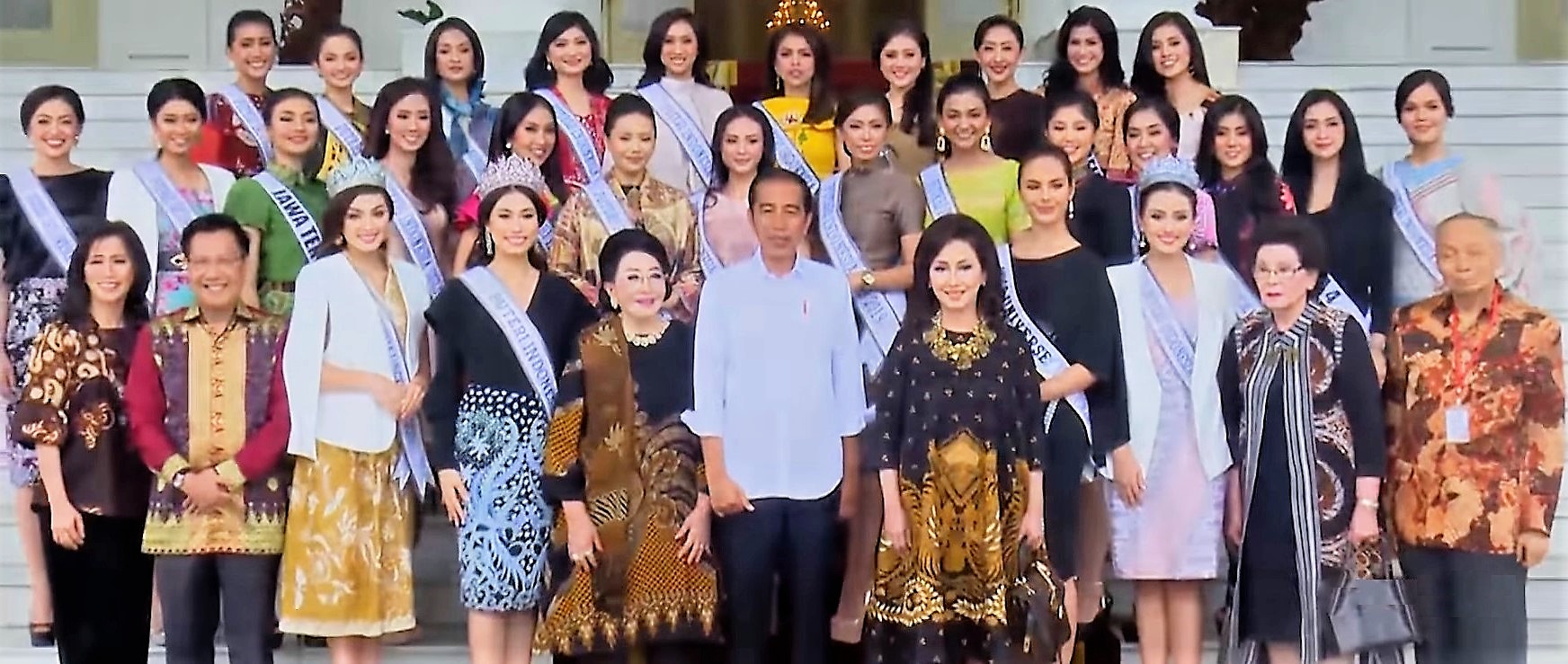 Finalis Puteri Indonesia 2019 bersama Presiden Joko Widodo